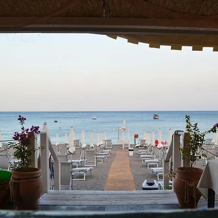 Awa Letojanni Aparthotel *