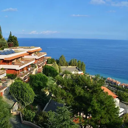 Aparthotel Awa Letojanni *