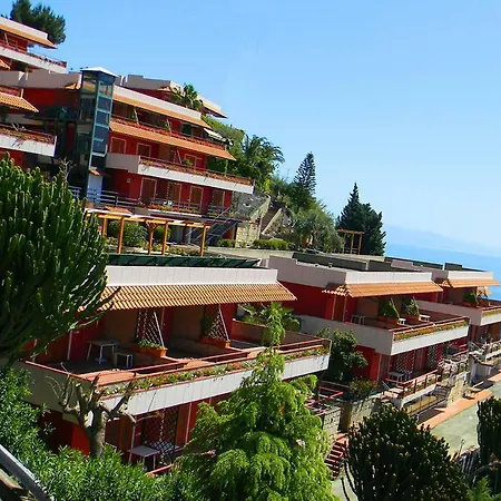 Aparthotel Awa Letojanni *