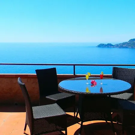 Aparthotel Awa Letojanni
